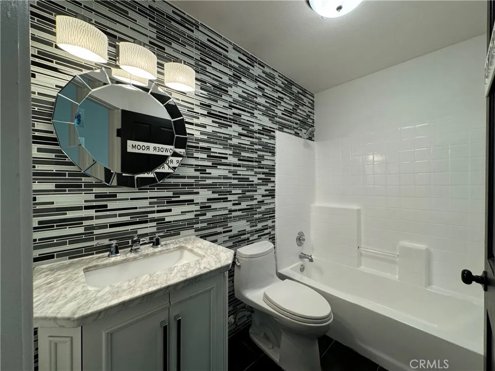 28 Deerwood Aliso Viejo, CA 92656