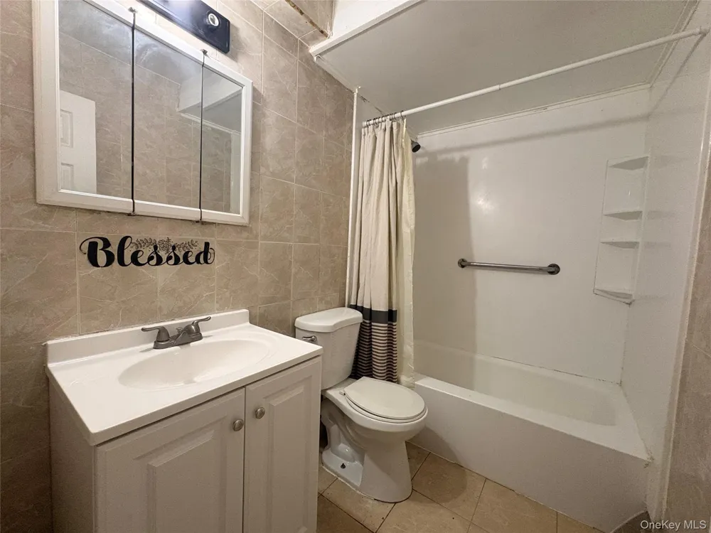 6947 De Costa Avenue Arverne, NY 11692
