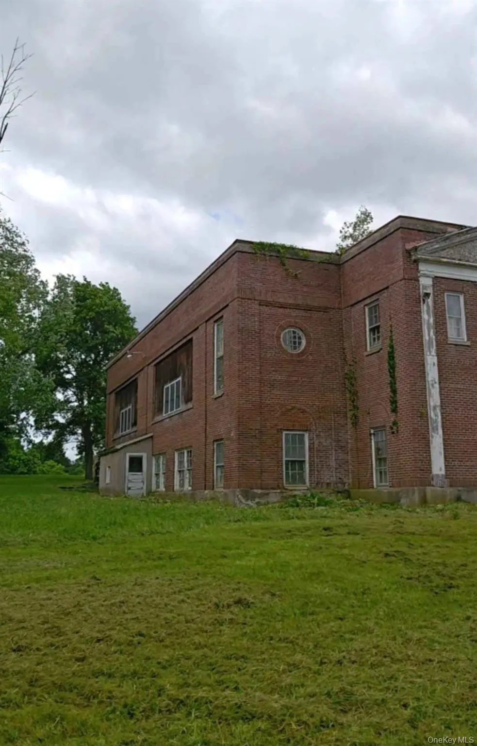 4672 S Creek Rochester, NY 14522