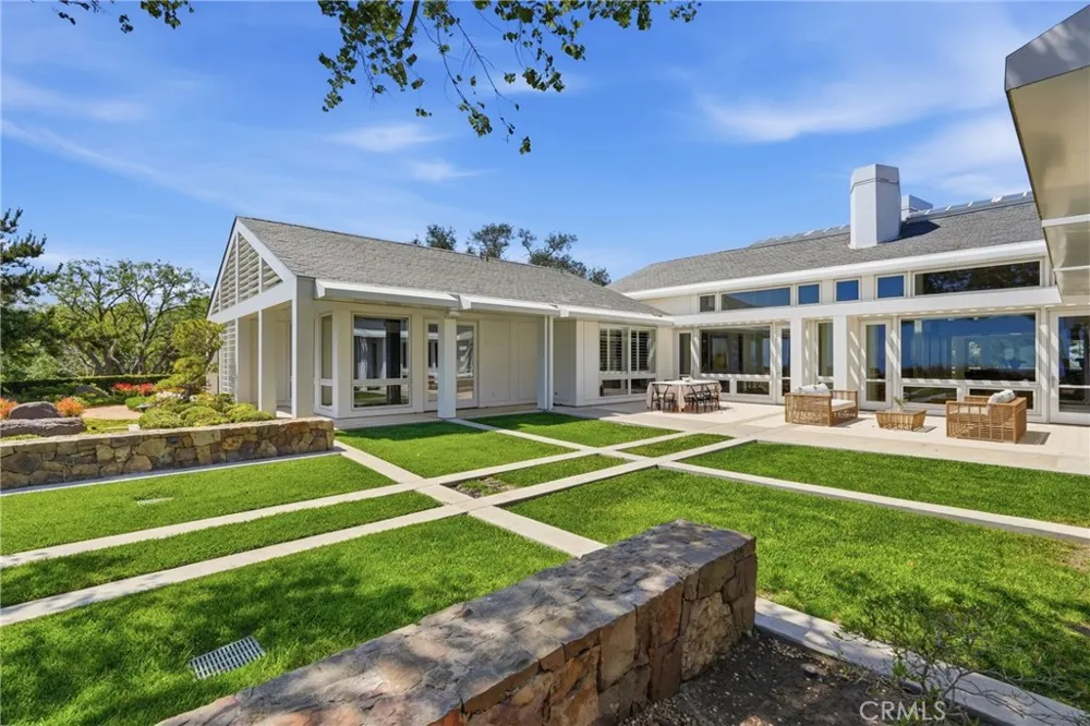 18 E Crest Road Rolling Hills, CA 90274