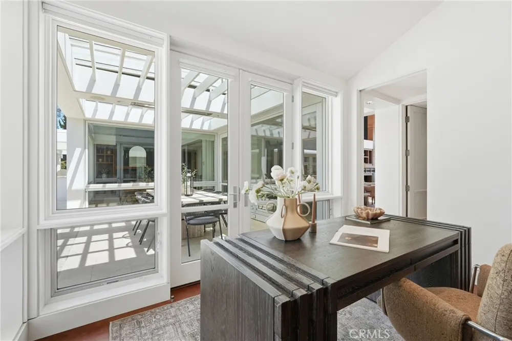 18 E Crest Road Rolling Hills, CA 90274
