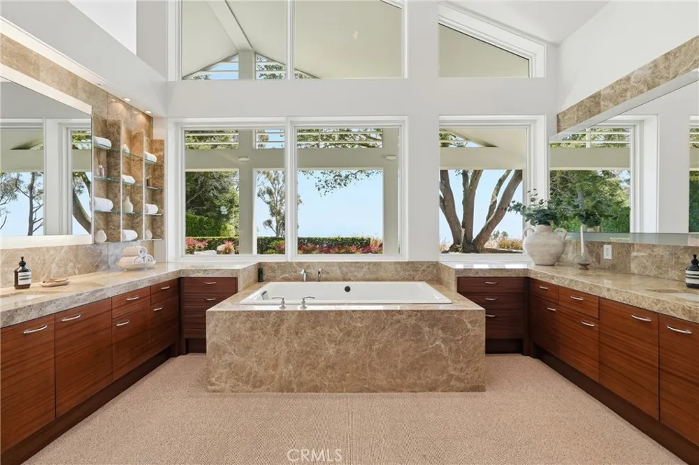 18 E Crest Road Rolling Hills, CA 90274
