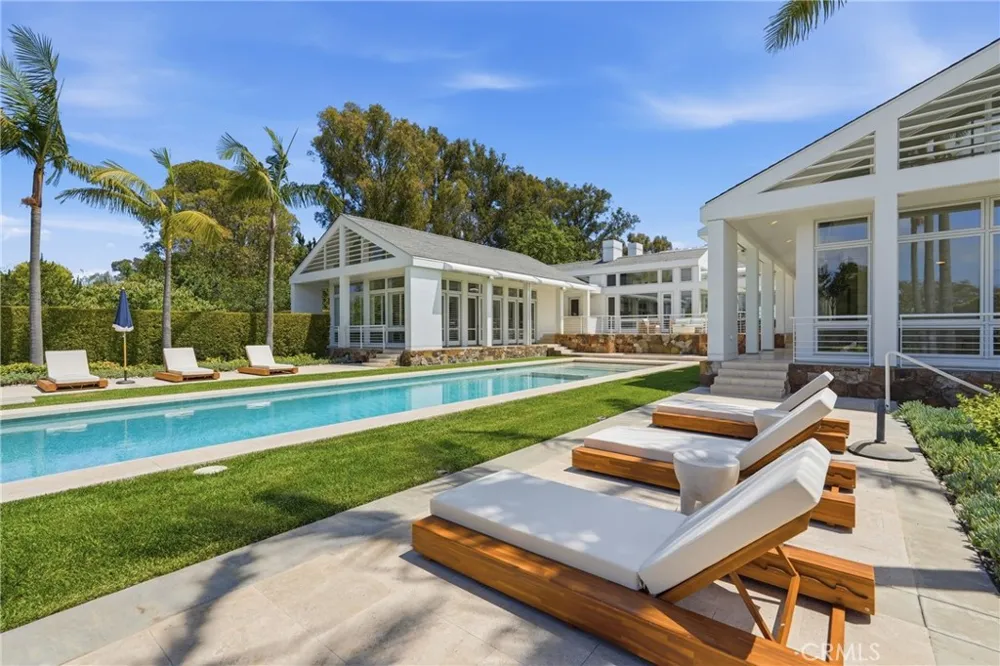 18 E Crest Road Rolling Hills, CA 90274