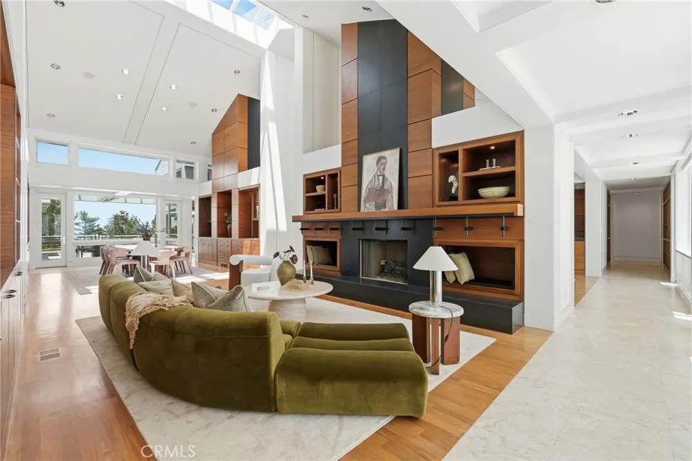 18 E Crest Road Rolling Hills, CA 90274