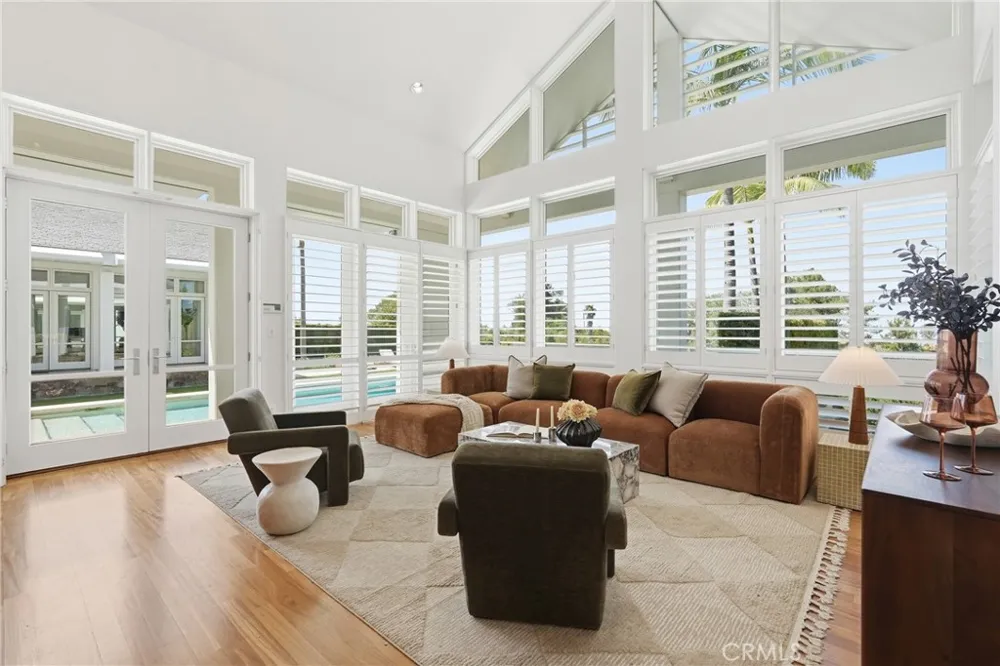 18 E Crest Road Rolling Hills, CA 90274