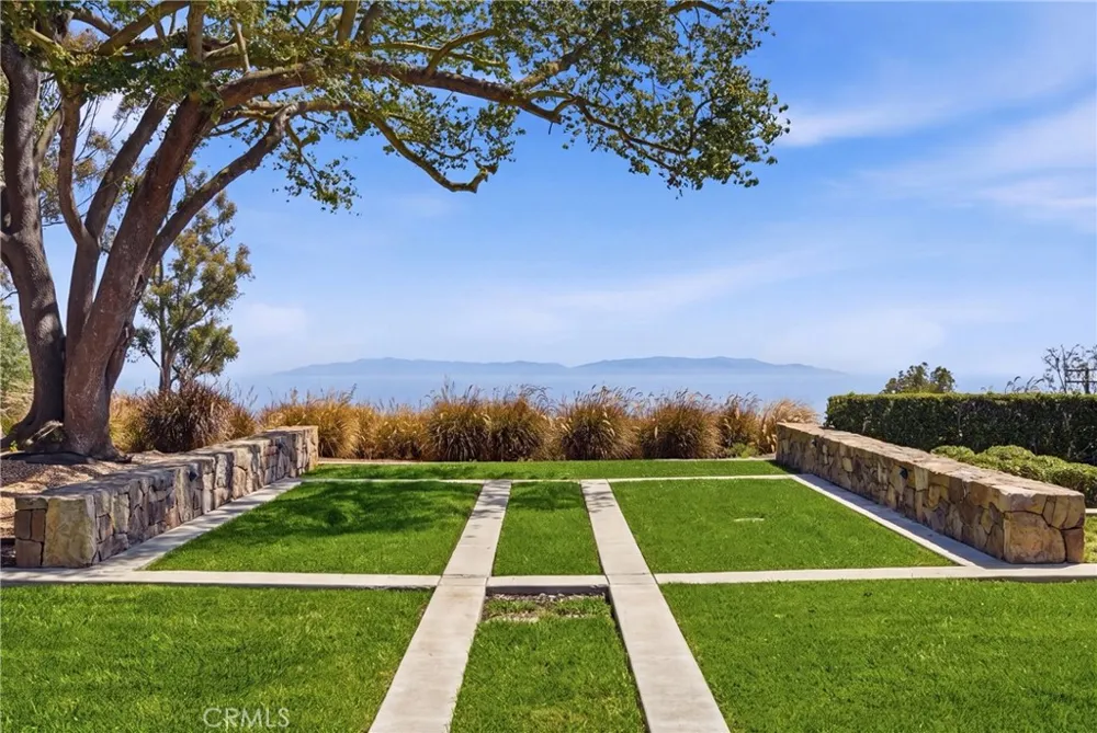 18 E Crest Road Rolling Hills, CA 90274