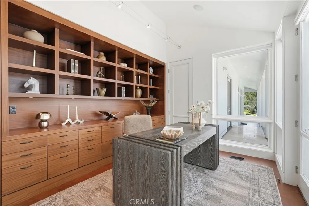 18 E Crest Road Rolling Hills, CA 90274