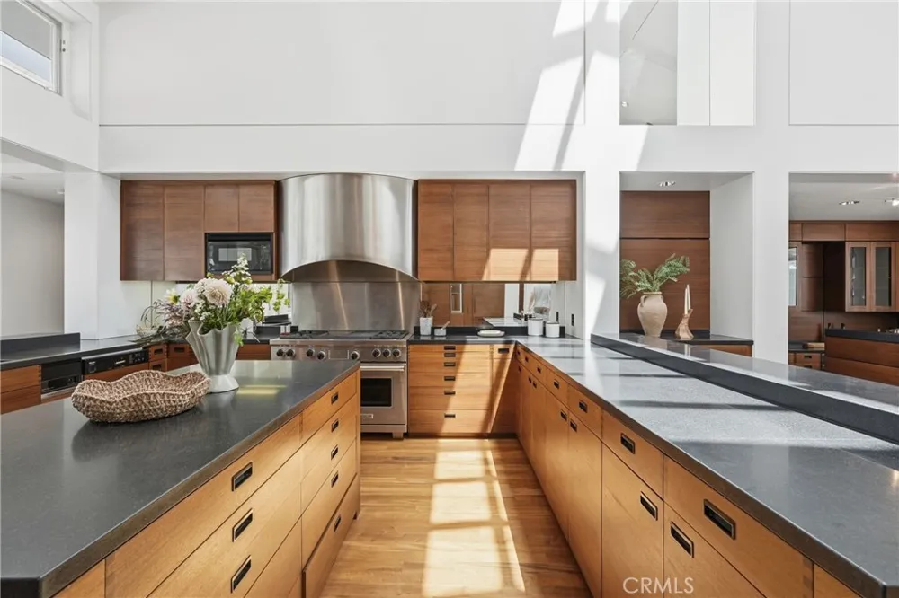 18 E Crest Road Rolling Hills, CA 90274