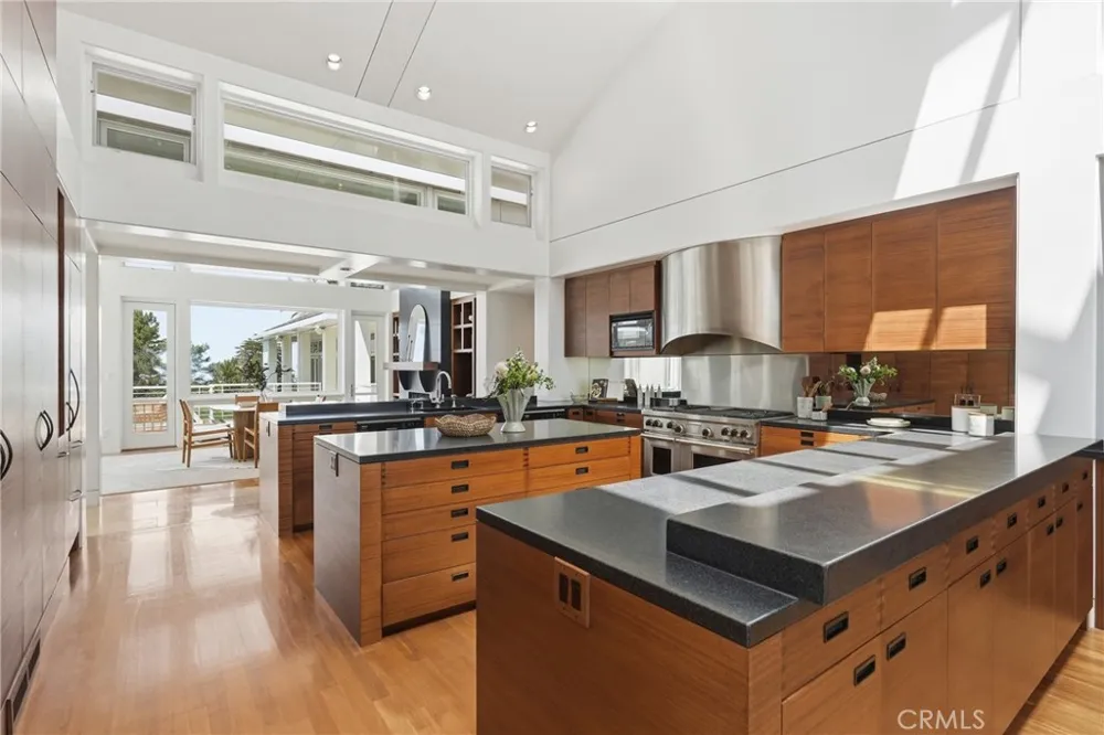 18 E Crest Road Rolling Hills, CA 90274