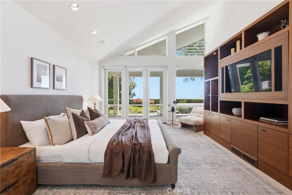 18 E Crest Road Rolling Hills, CA 90274