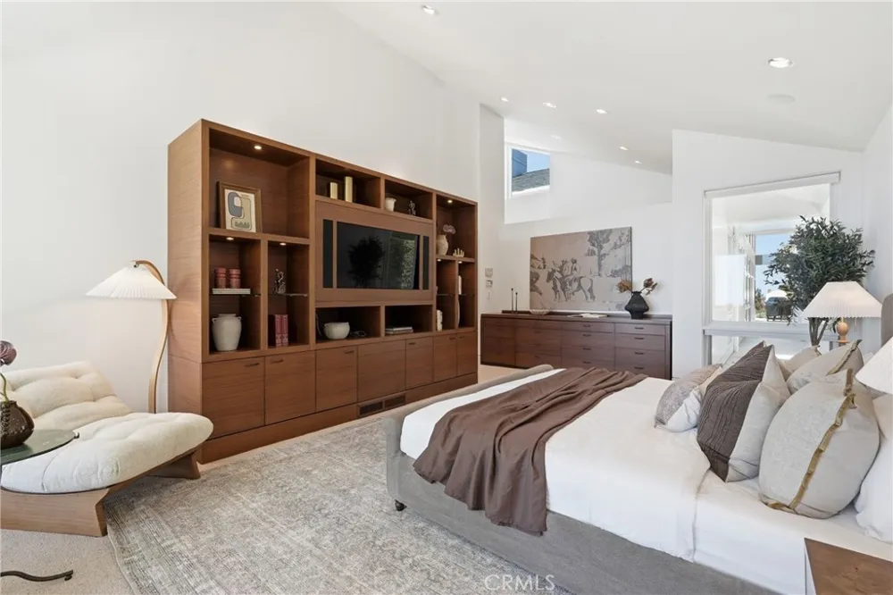 18 E Crest Road Rolling Hills, CA 90274