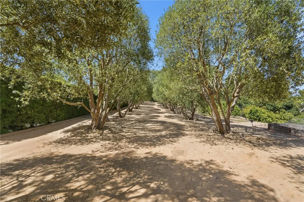 18 E Crest Road Rolling Hills, CA 90274