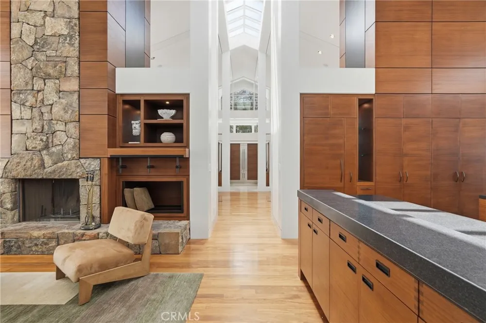 18 E Crest Road Rolling Hills, CA 90274