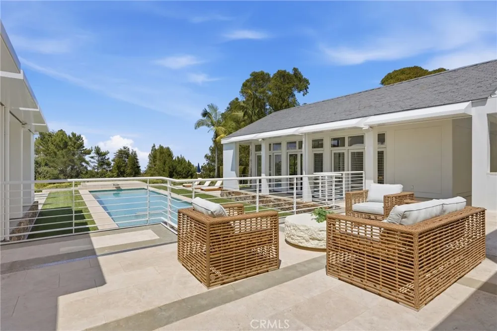 18 E Crest Road Rolling Hills, CA 90274