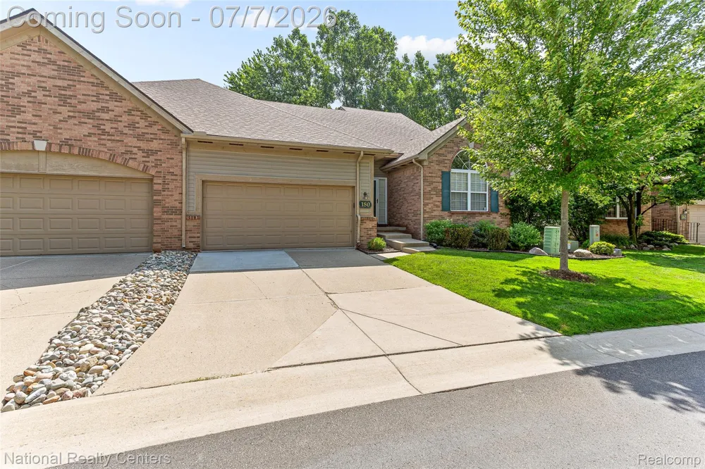 180 Winslow Circle Commerce Charter Township, MI 48390