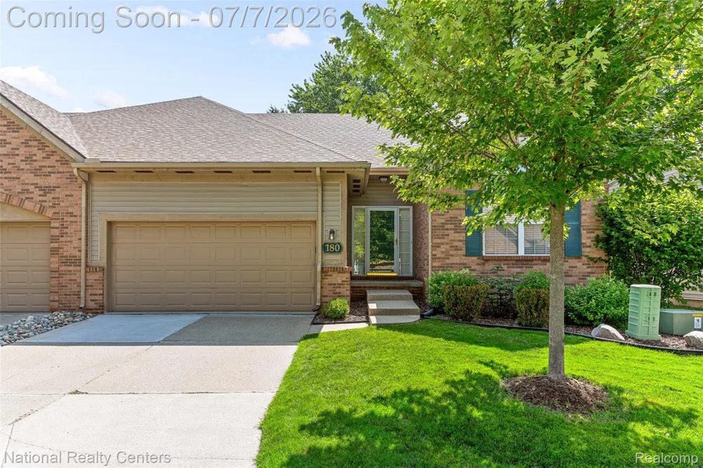 180 Winslow Circle Commerce Charter Township, MI 48390