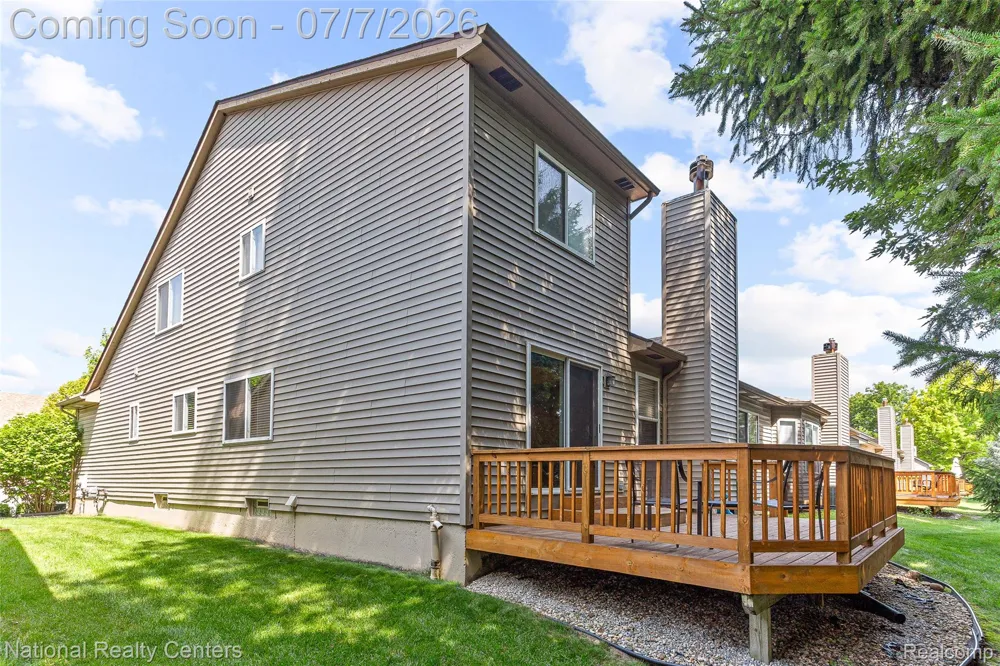 180 Winslow Circle Commerce Charter Township, MI 48390