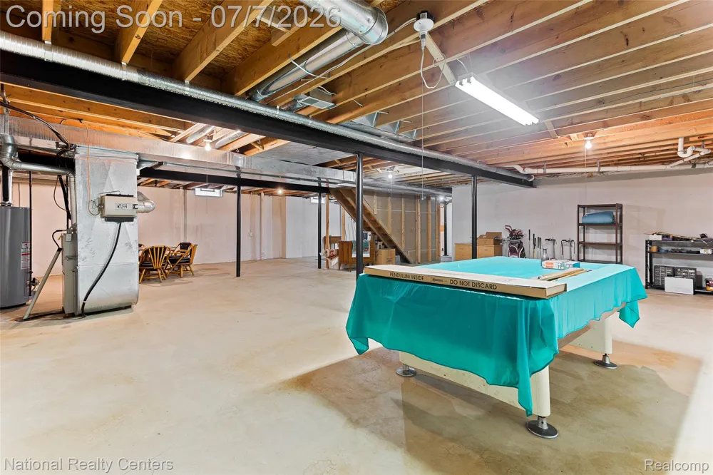 180 Winslow Circle Commerce Charter Township, MI 48390