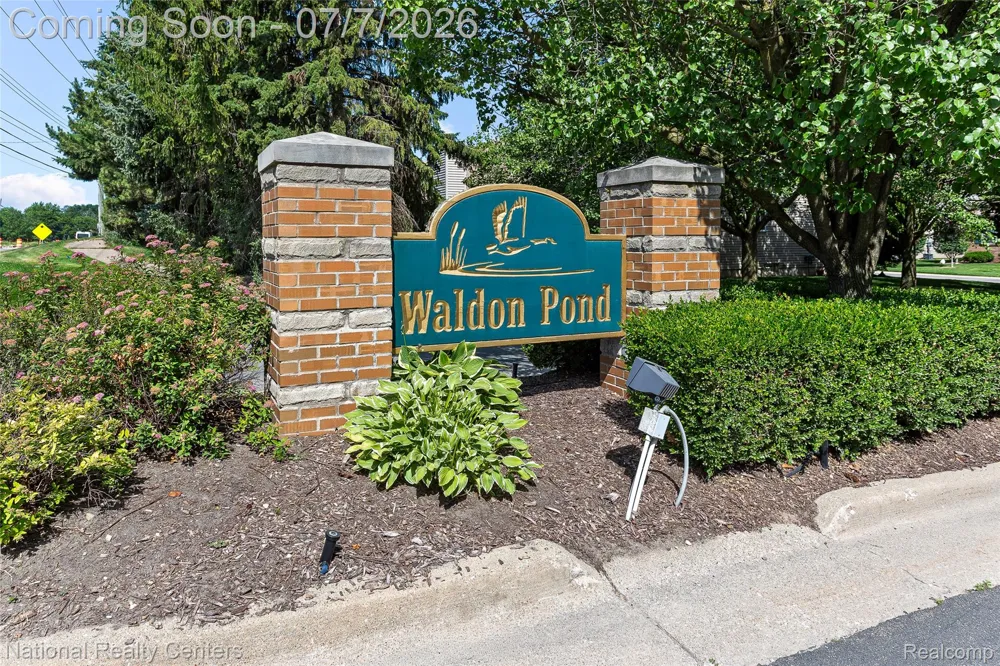 180 Winslow Circle Commerce Charter Township, MI 48390