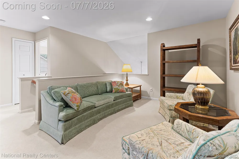 180 Winslow Circle Commerce Charter Township, MI 48390