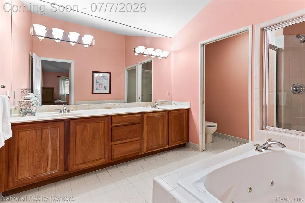 180 Winslow Circle Commerce Charter Township, MI 48390