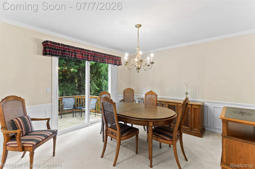 180 Winslow Circle Commerce Charter Township, MI 48390