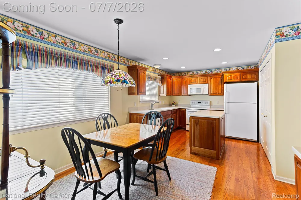 180 Winslow Circle Commerce Charter Township, MI 48390