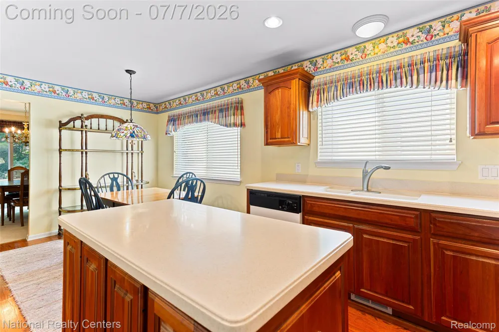 180 Winslow Circle Commerce Charter Township, MI 48390