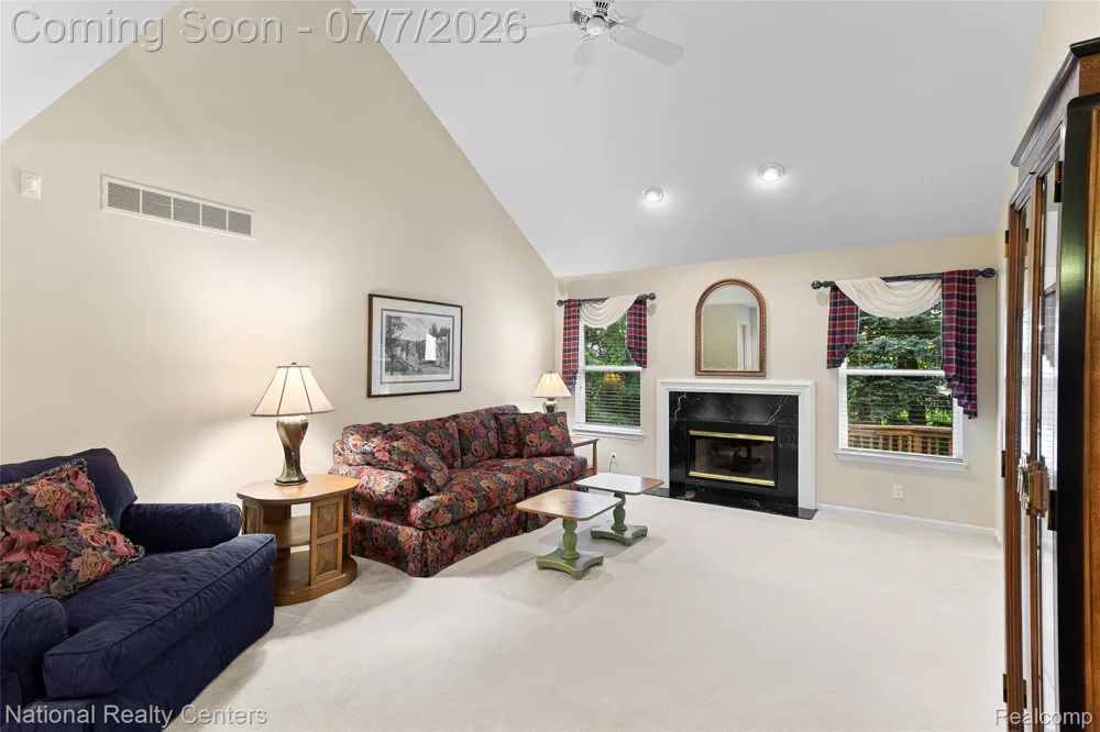 180 Winslow Circle Commerce Charter Township, MI 48390