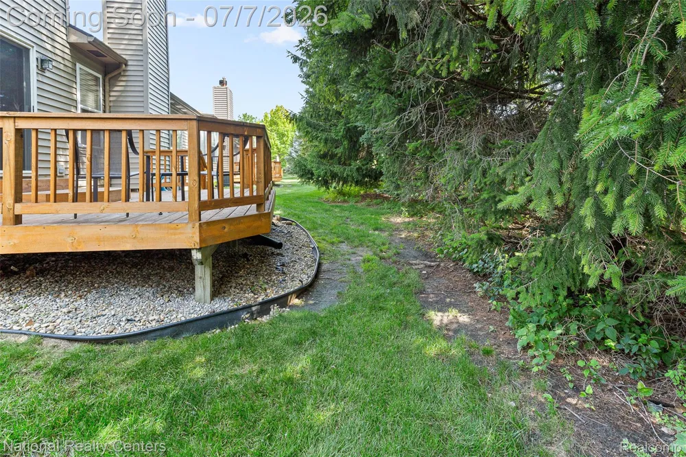 180 Winslow Circle Commerce Charter Township, MI 48390