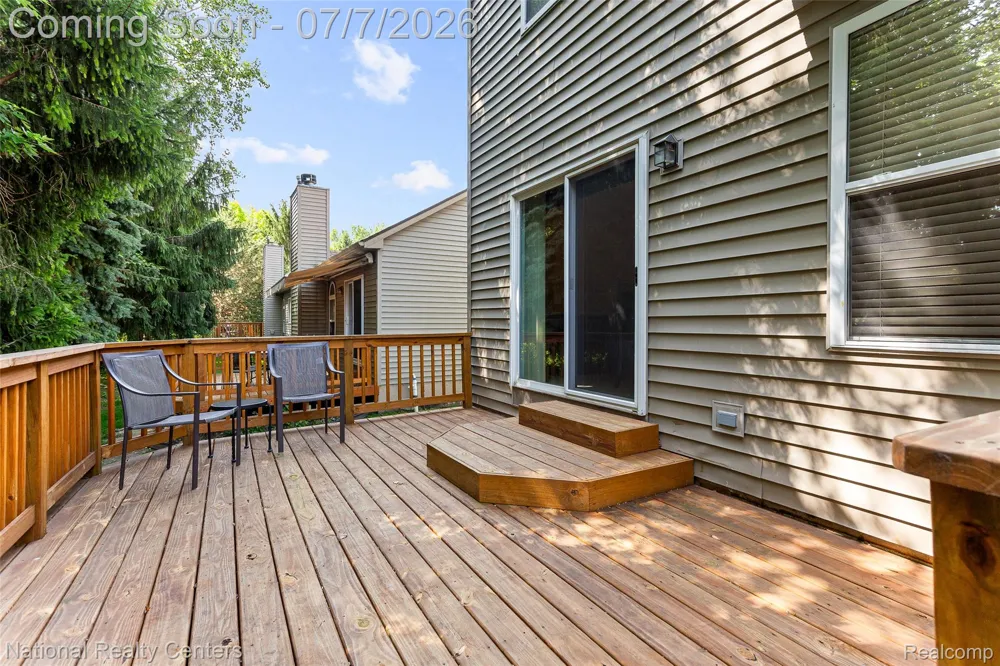 180 Winslow Circle Commerce Charter Township, MI 48390