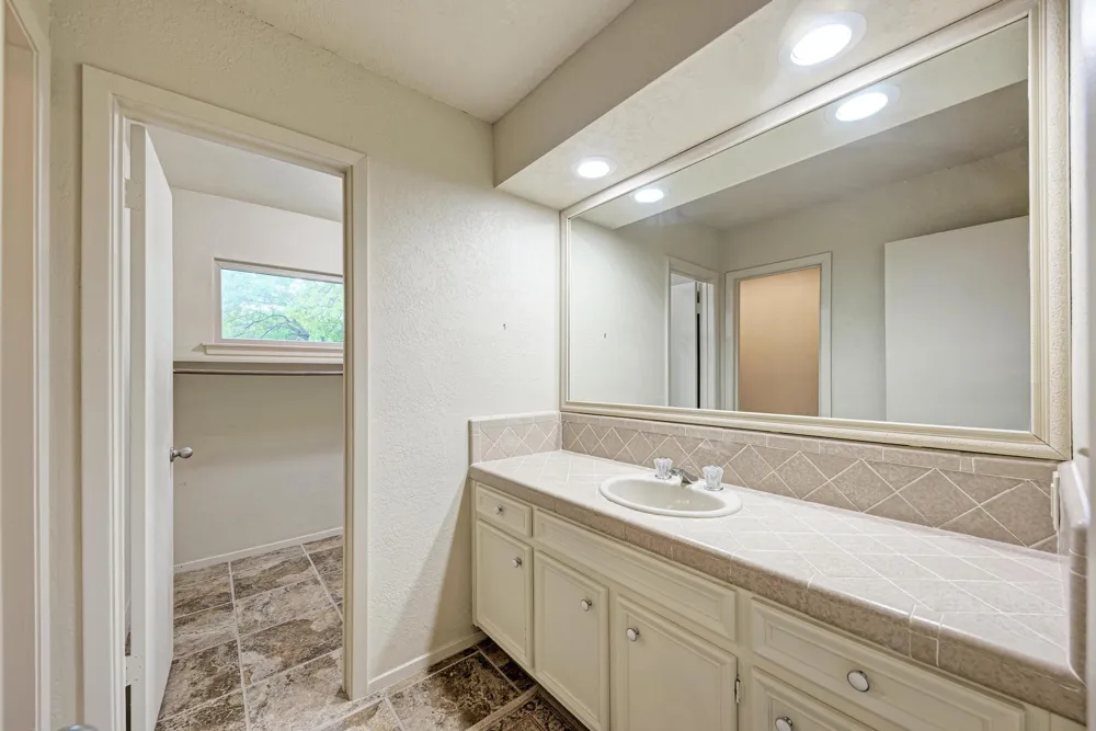 320 Lucy Lane Horseshoe Bay, TX 78657