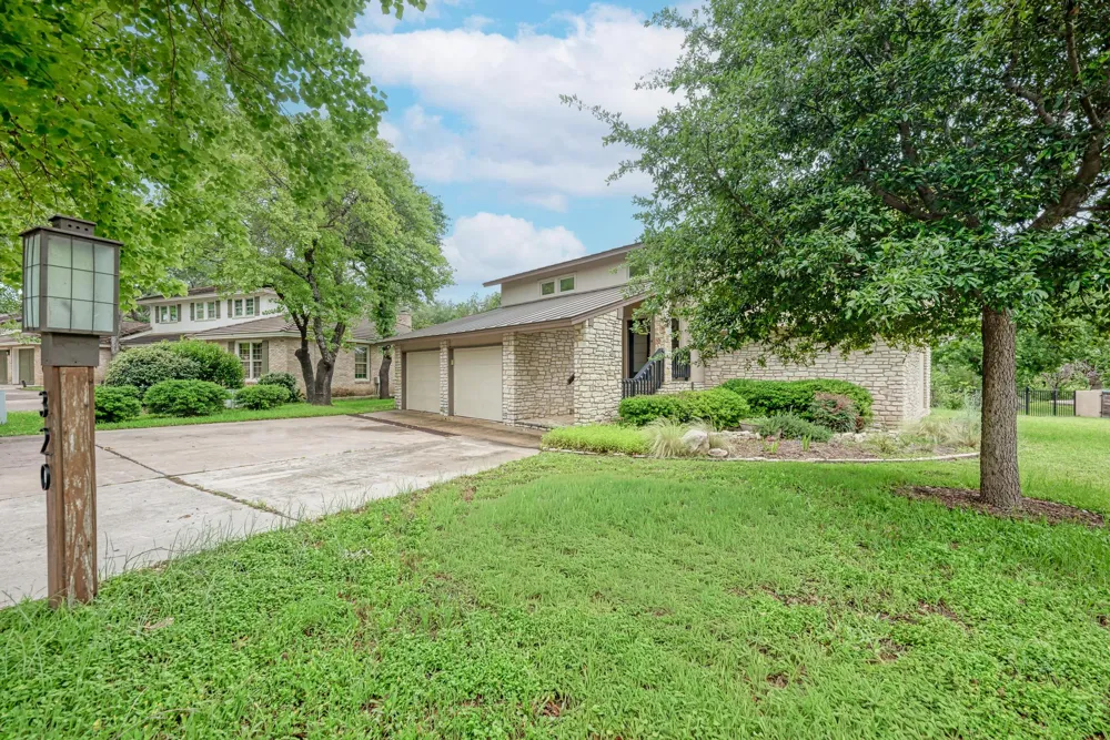 320 Lucy Lane Horseshoe Bay, TX 78657