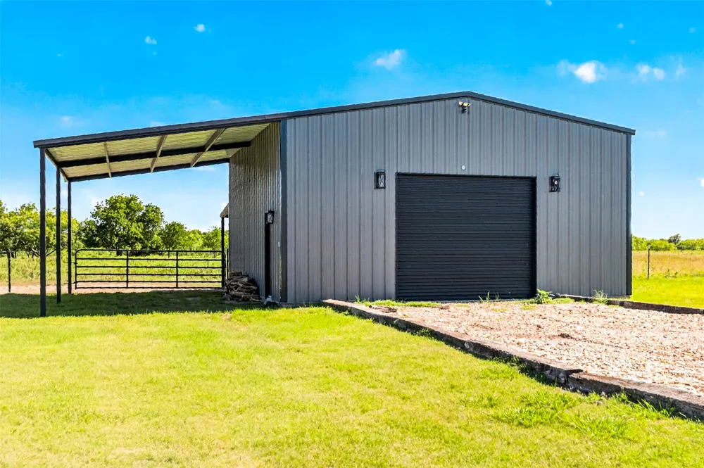 1019 Vaughan Lane Tioga, TX 76271