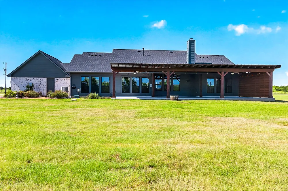 1019 Vaughan Lane Tioga, TX 76271