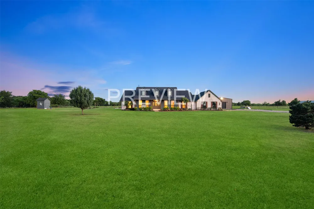 1019 Vaughan Lane Tioga, TX 76271