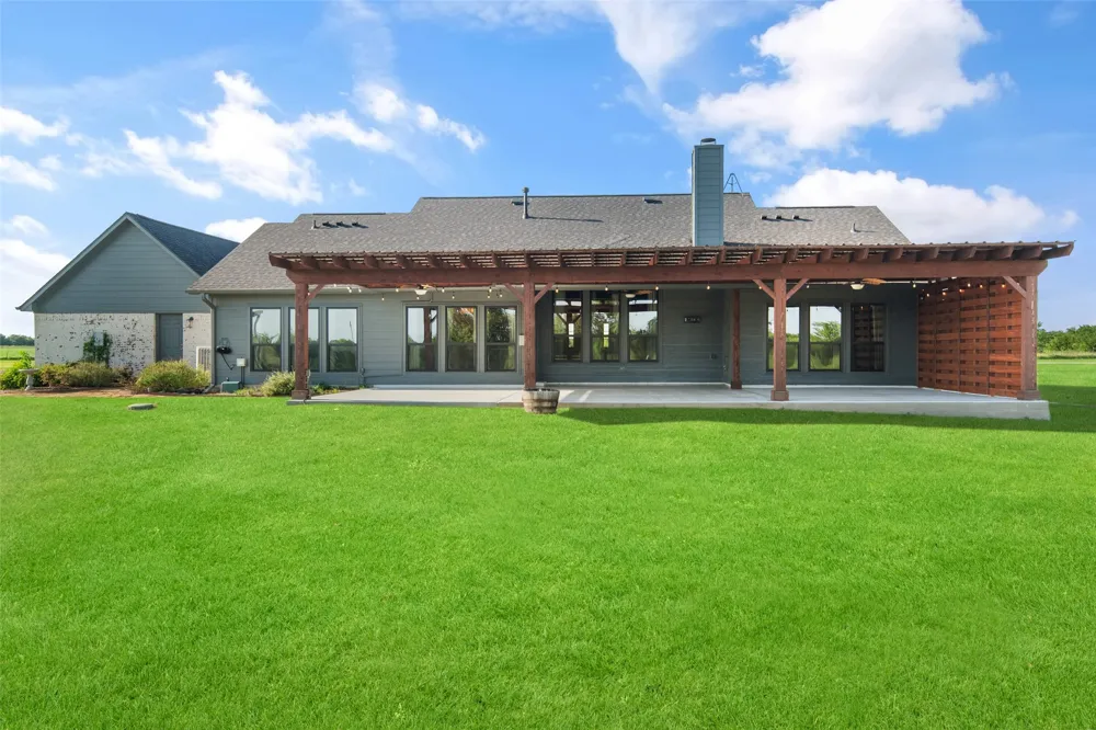 1019 Vaughan Lane Tioga, TX 76271