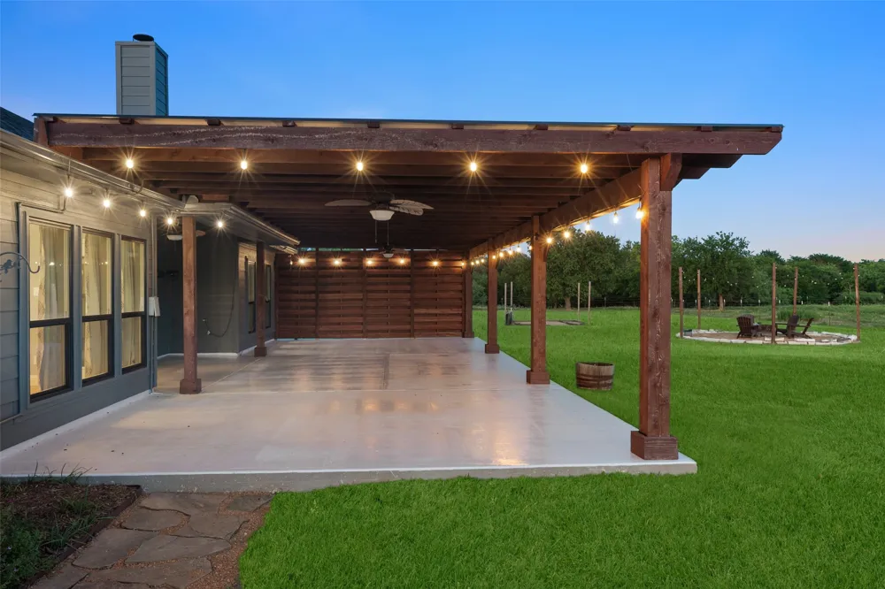 1019 Vaughan Lane Tioga, TX 76271