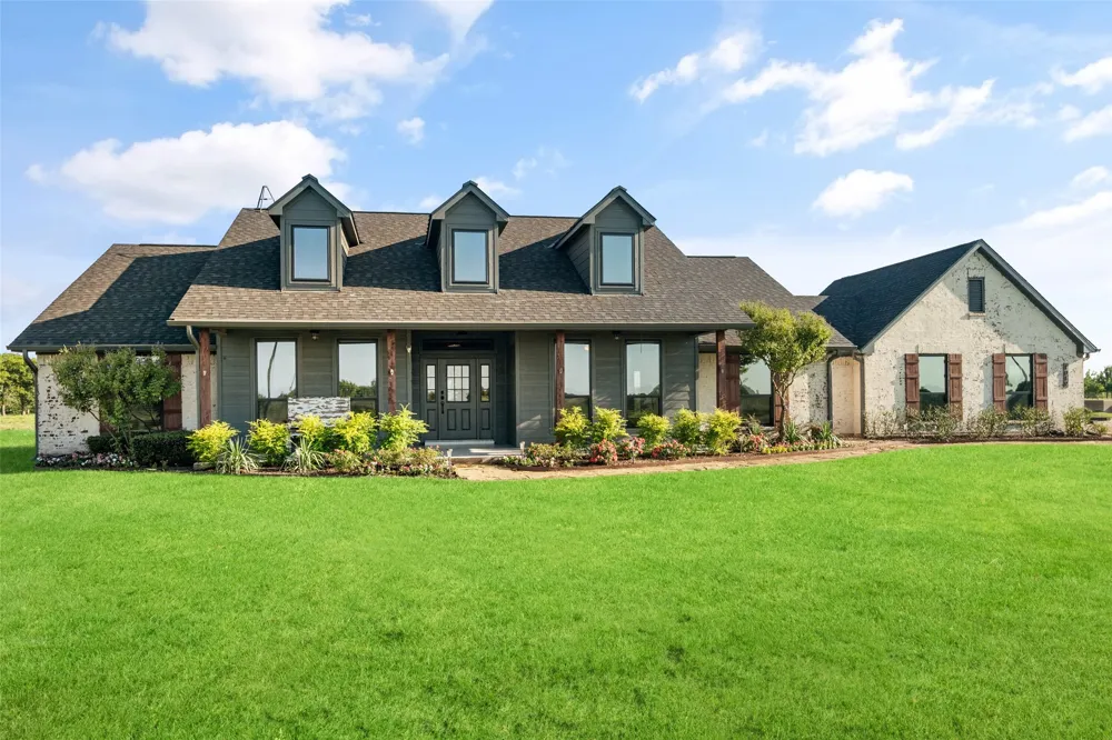 1019 Vaughan Lane Tioga, TX 76271