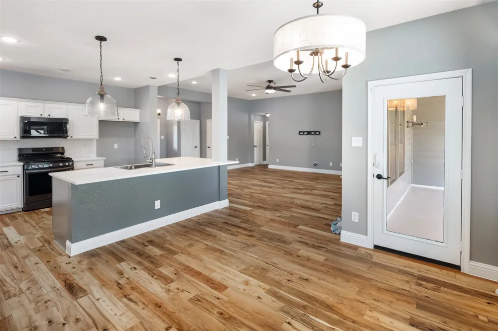 1019 Vaughan Lane Tioga, TX 76271