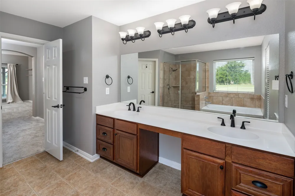 1019 Vaughan Lane Tioga, TX 76271