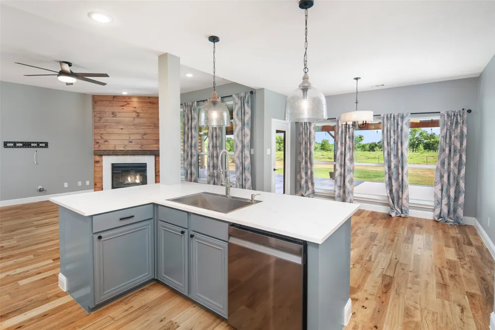 1019 Vaughan Lane Tioga, TX 76271