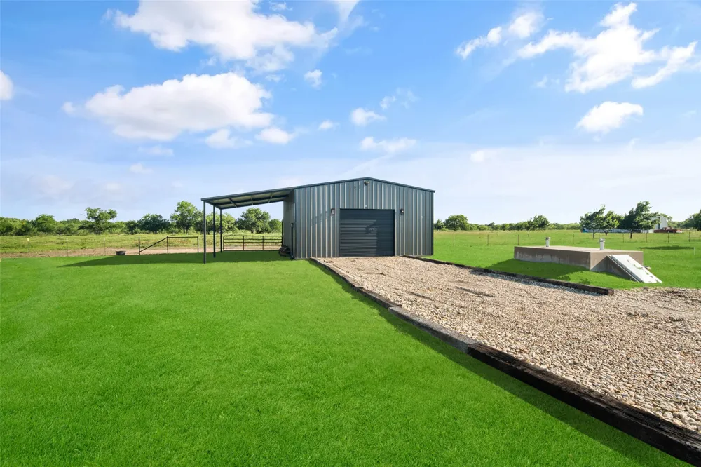 1019 Vaughan Lane Tioga, TX 76271