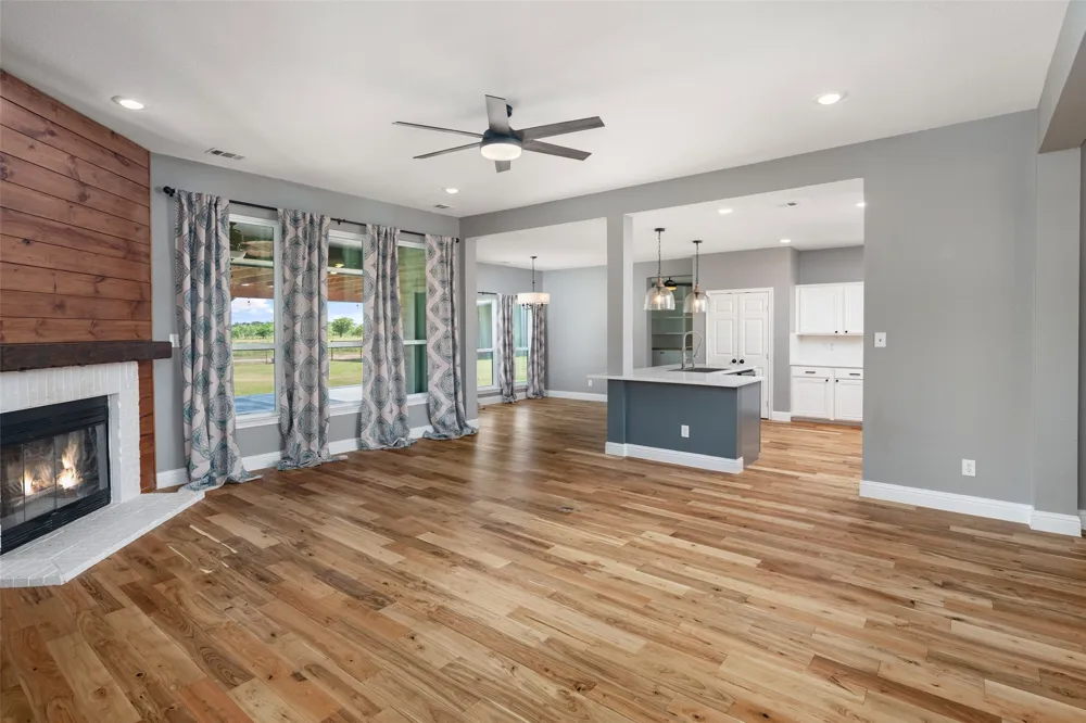 1019 Vaughan Lane Tioga, TX 76271