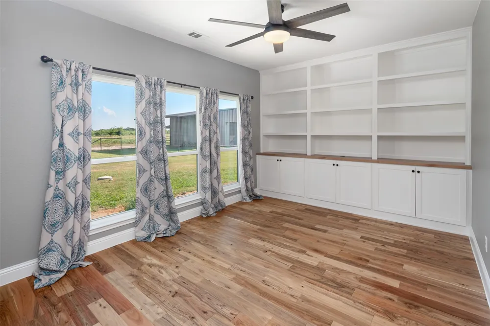 1019 Vaughan Lane Tioga, TX 76271