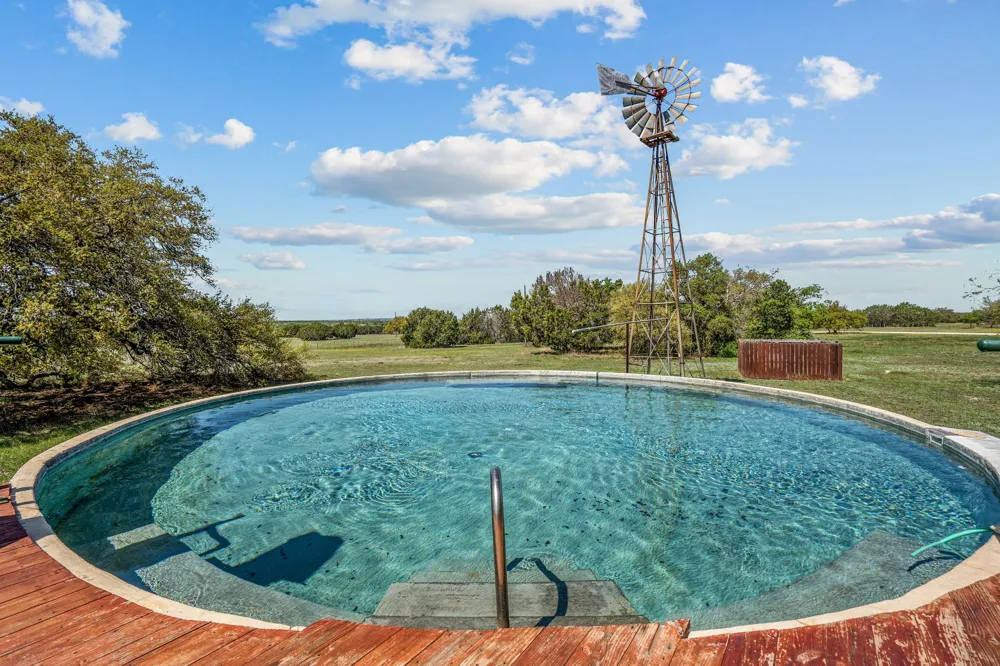 660 FM 203 Walnut Springs, TX 76690