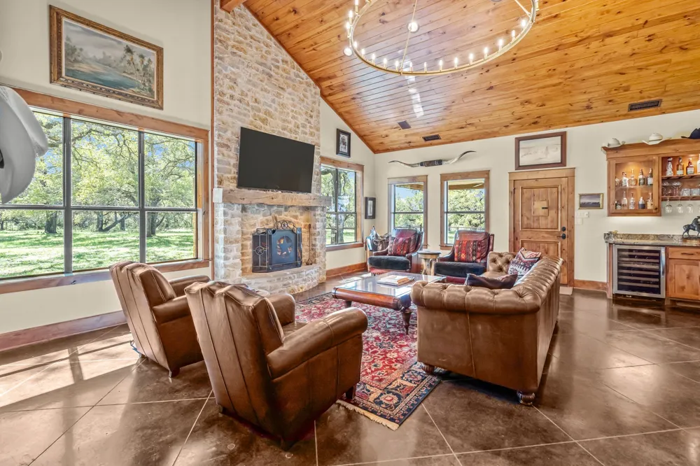 660 FM 203 Walnut Springs, TX 76690