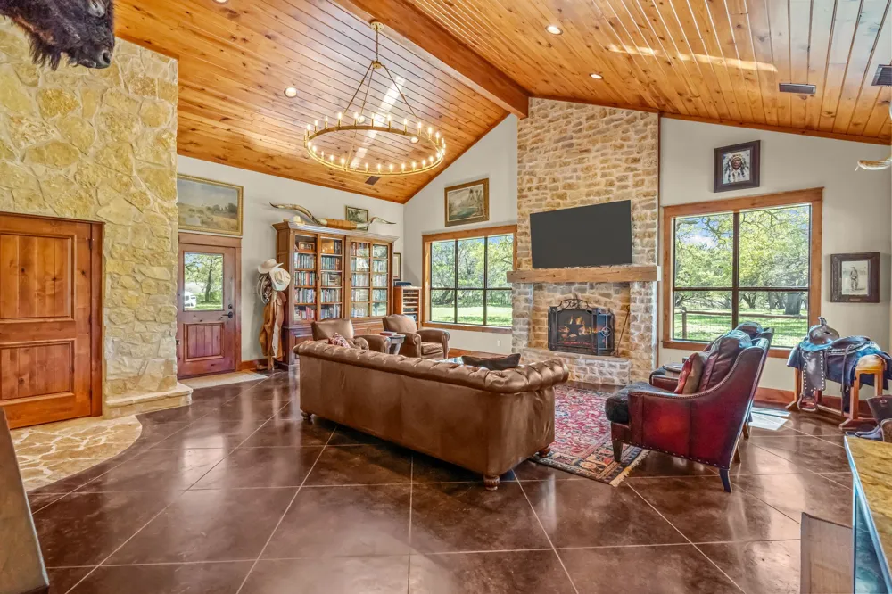 660 FM 203 Walnut Springs, TX 76690