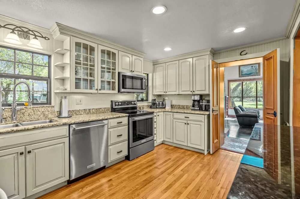 660 FM 203 Walnut Springs, TX 76690