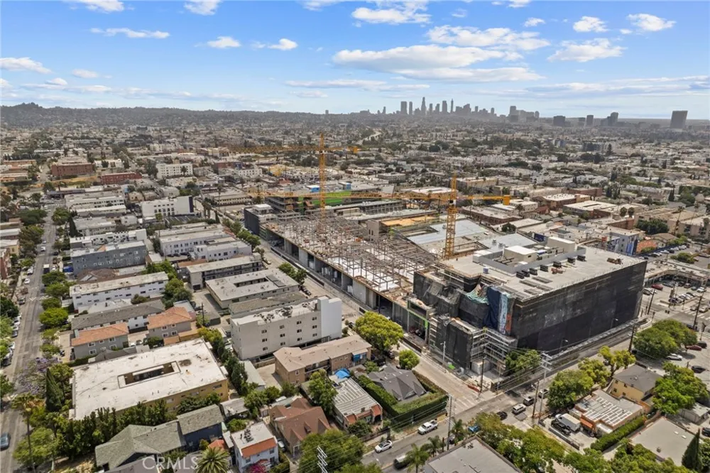 1154 Wilton Los Angeles, CA 90038